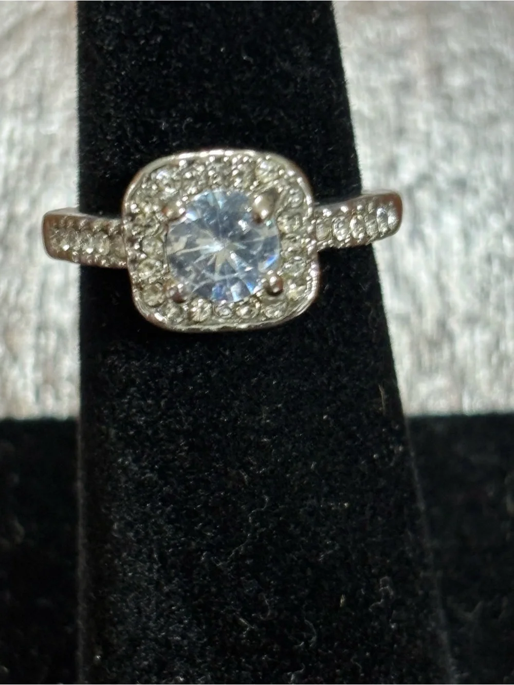 The Unbranded Brand elegant silver